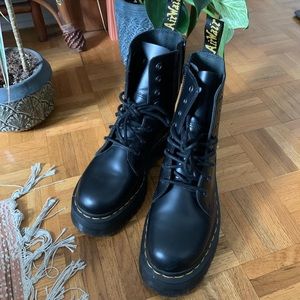 Dr. Martens Jadon
